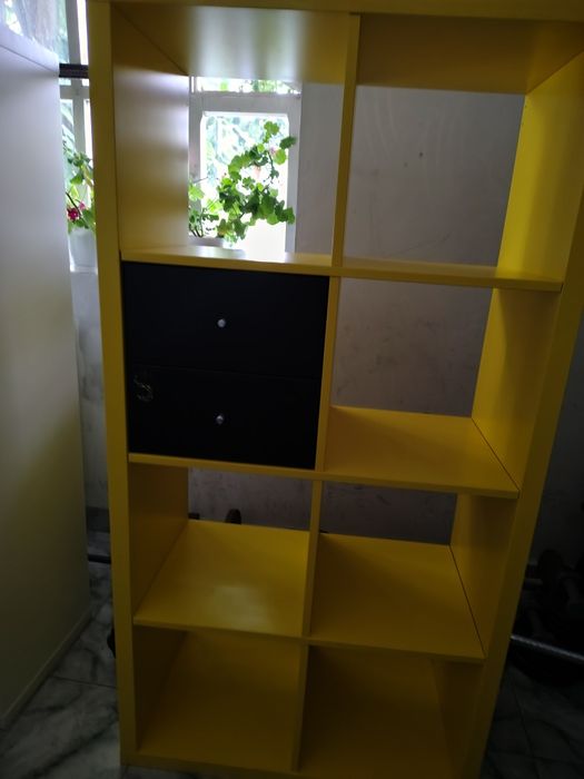 Biblioteca galbena cu doua sertare mici 147/76