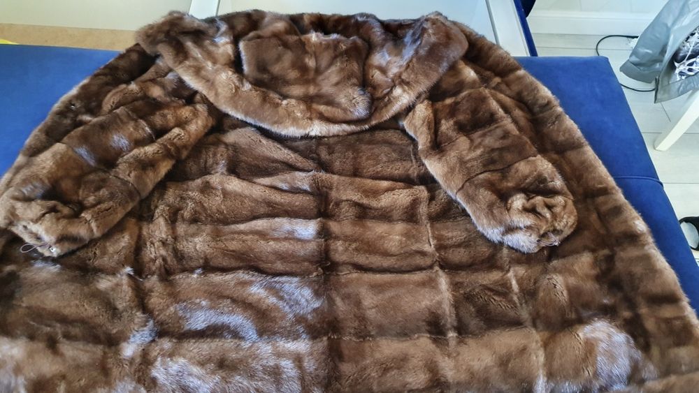 Красивая норковая шуба