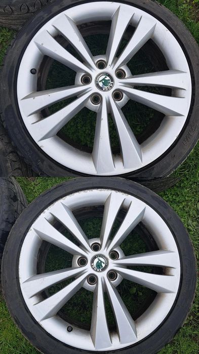 Jante r18 5x112 7.5j et51
Salut
Vând acest set de jante R18 5x112 7.5j et 51, se prezintă exact ca în poze
Predare personală în Buzău-împrejurări
Se p