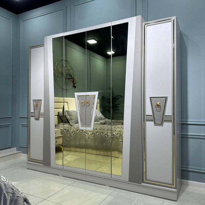 Шикарный мебель.