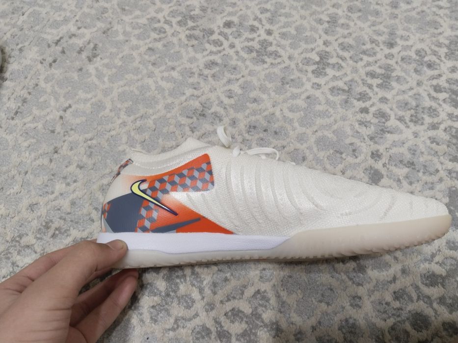 Nike phantom white GX 2
