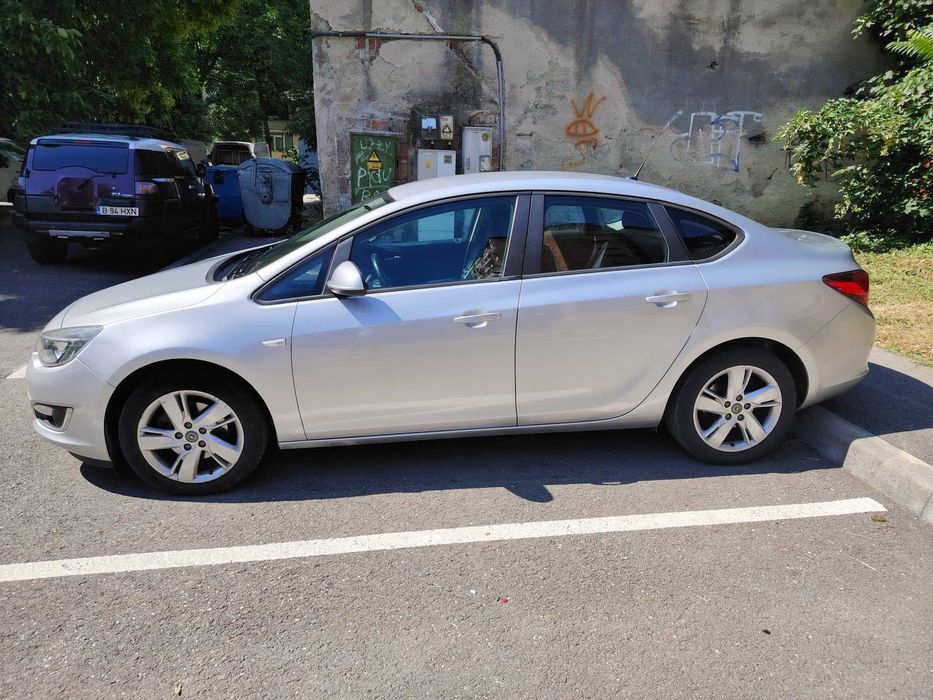 OPEL Astra 2013 — imagine 5