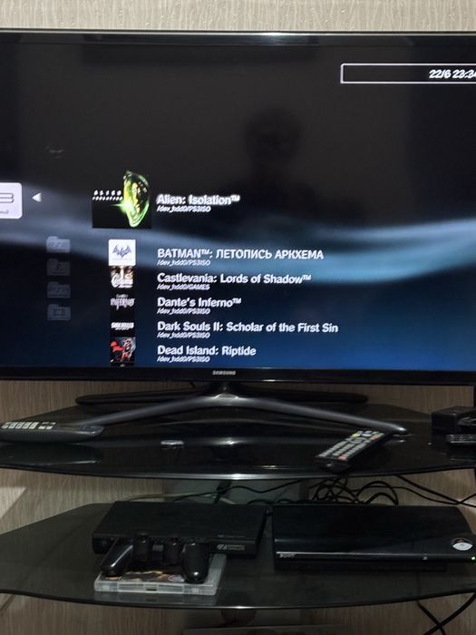Продам PS3 Super Slim