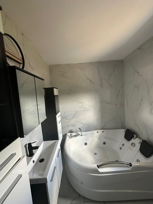 Vând casă locuibilă modernă 3 dormitoare living baie cămară bucătărie