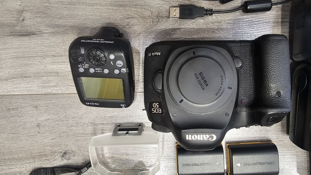 Продам Canon eos 5 mark III