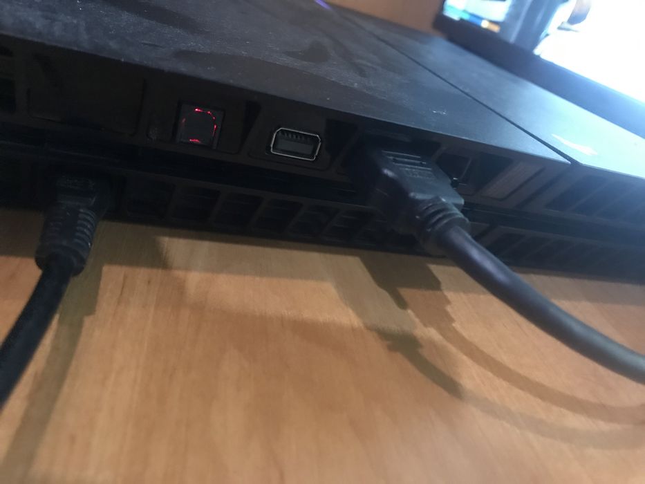 Продам плейстейшин 4 1028 гб