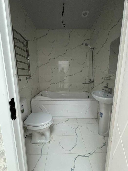 Продаётся дом 1.5 соток Янги Хает р-н Сергели