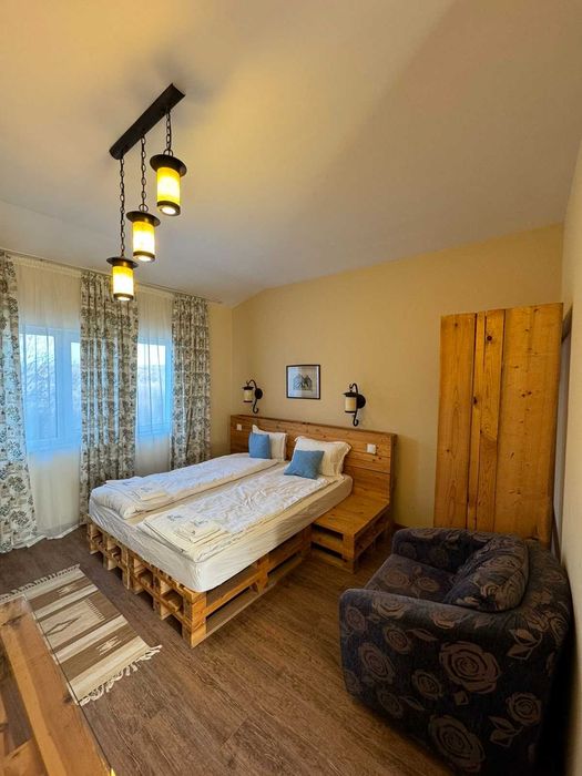 Дава се под наем Къща в с. Минерални бани, Област Хасково - 800 кв.м за 3060 € - Снимка #11