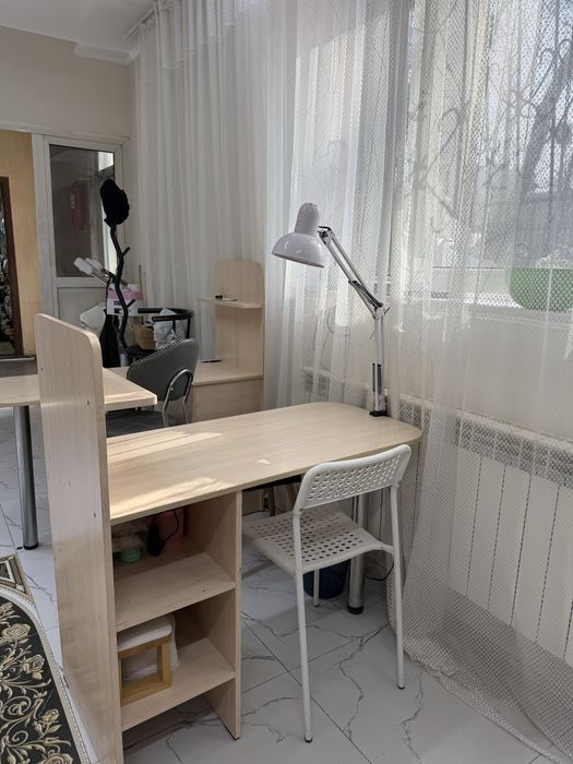 Аренда столика для мастера маникюра