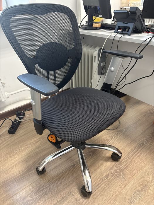 Продам кресло стул