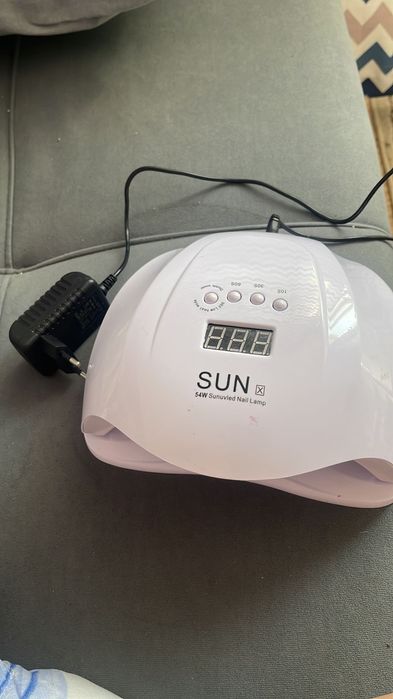 Продам лампу для сушки ногтей.