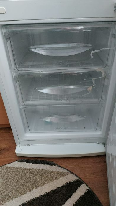 Холодильник LG  в отличном состоянии