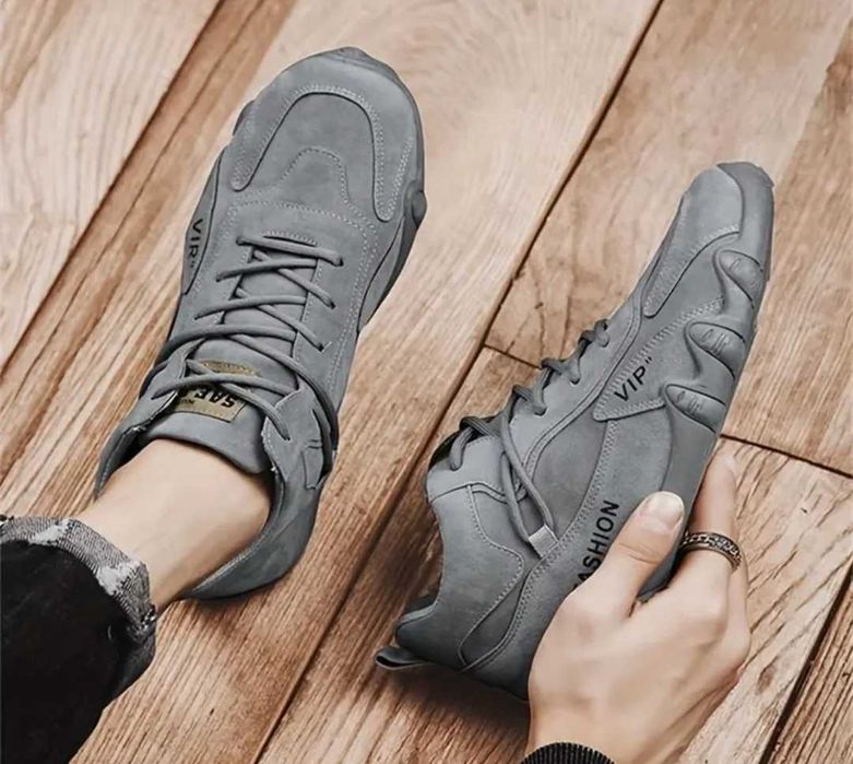 Мужские кроссовки модные.