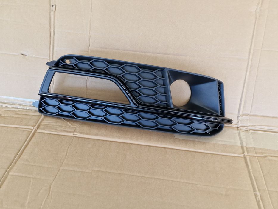 Grila proiector distronic dreapta Audi A5 S-line 2011-2016