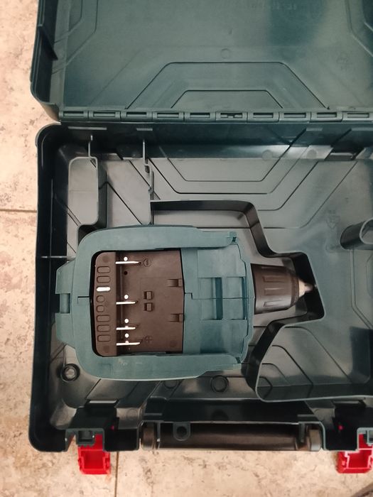 Винтоверт Bosch 18v  gsr 180- li  с куфар и гаранция