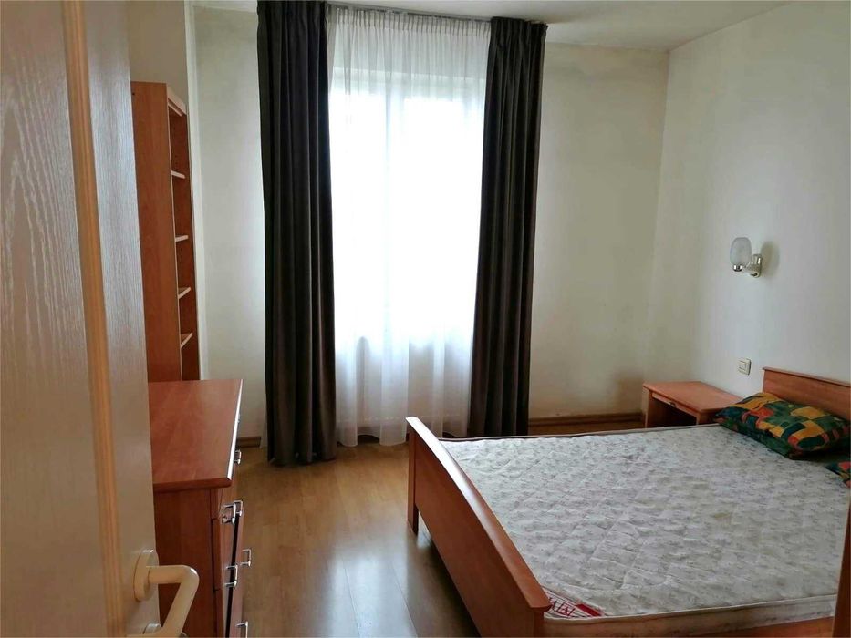Apartament cu patru camere decomandate zona Centrul Civic-Kogalniceanu