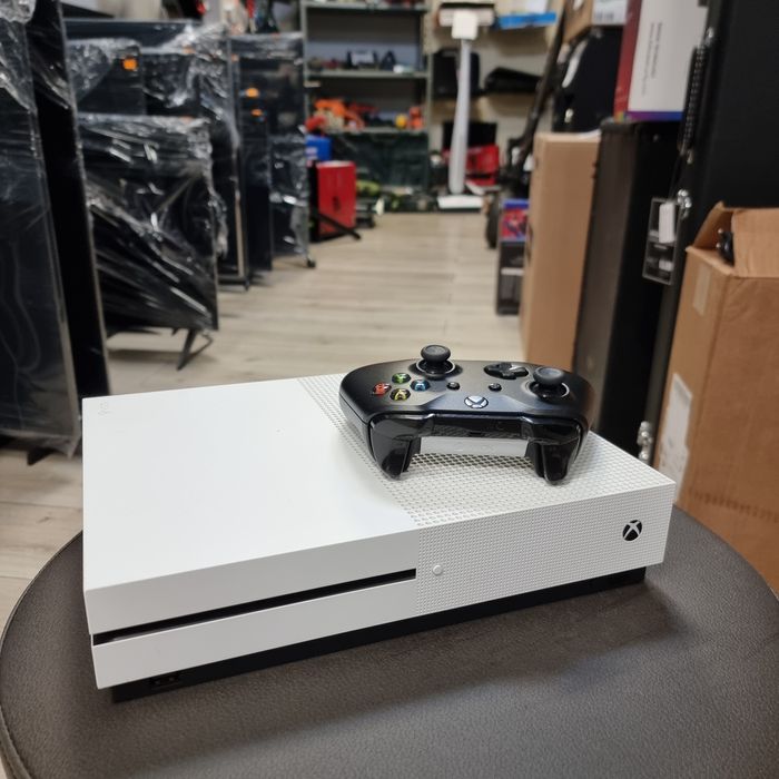 Amanet F28: Consola XBOX One Slim