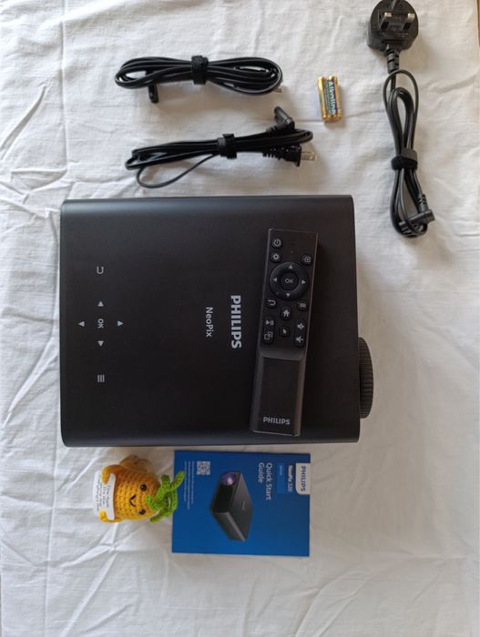 Philips NeoPix 320 Full HD проектор – чисто нов