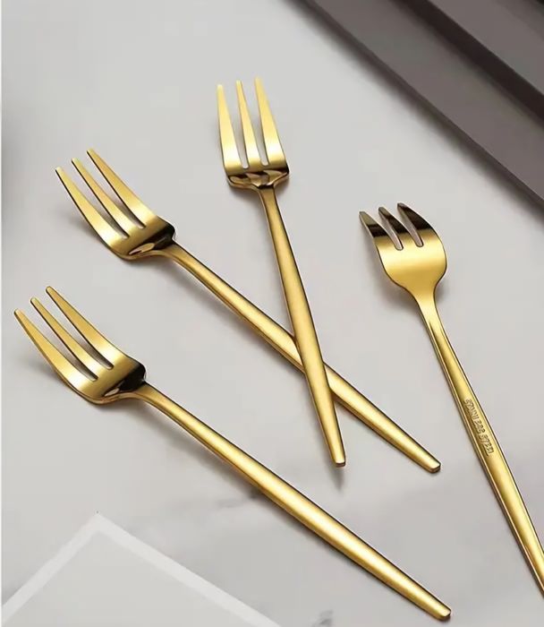 6 бр. десертни вилици,златни вилички