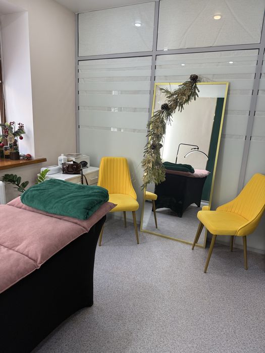 Сдам кушерку в салоне красоты