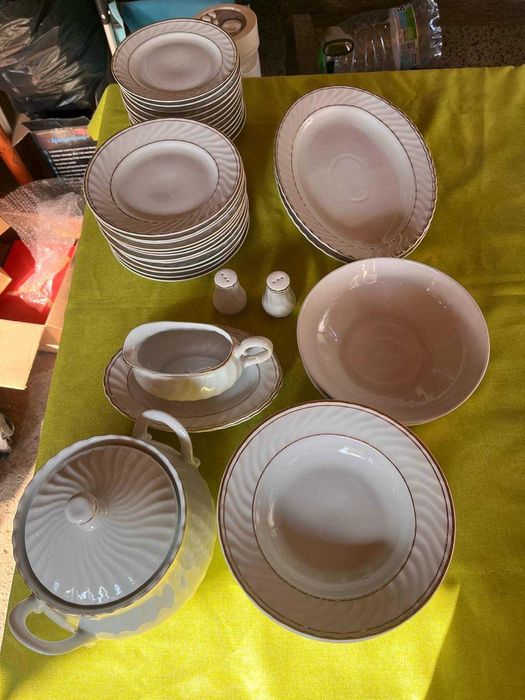 сервиз за хранене