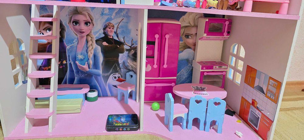 Игрушечный домик для девочек