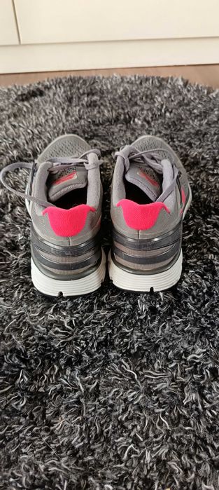 Дамски маратонки Nike размер 39 в сиво и розово