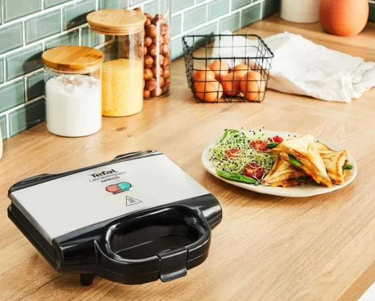 Сандвич тостер Tefal SM155233, 700 W, Черен/Сребрист