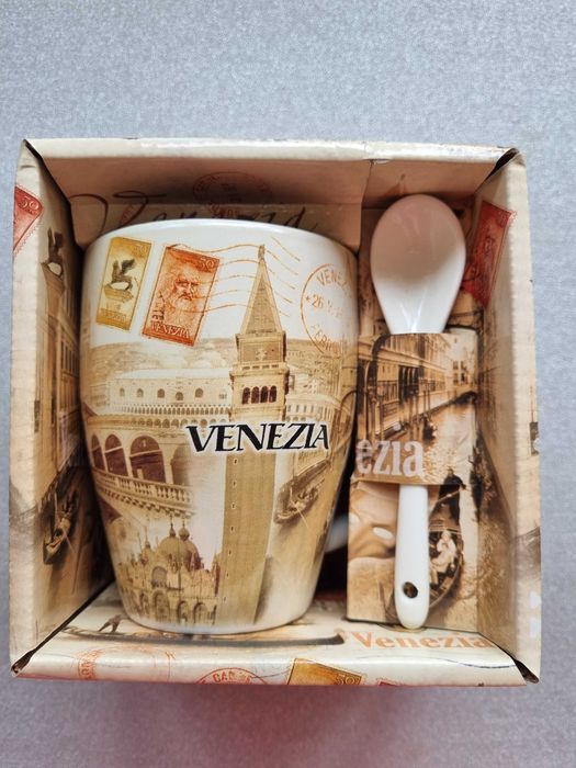 чаша за кафе или чай, с лъжичка