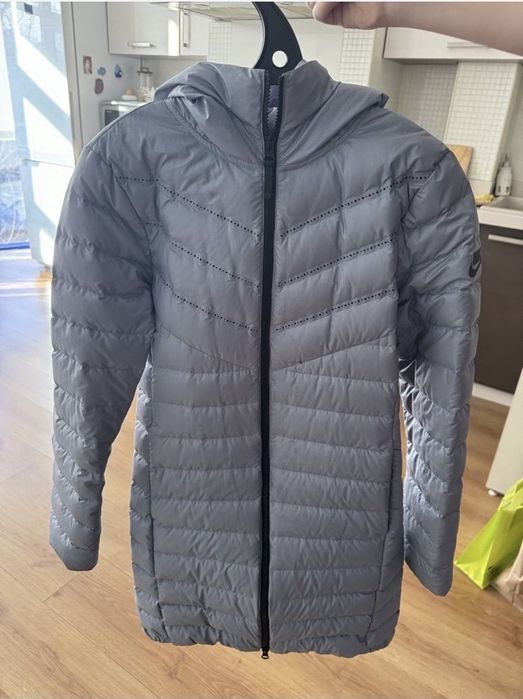 Женская куртка nike