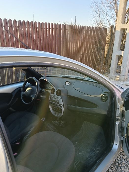 Vând mașina  în stare bună