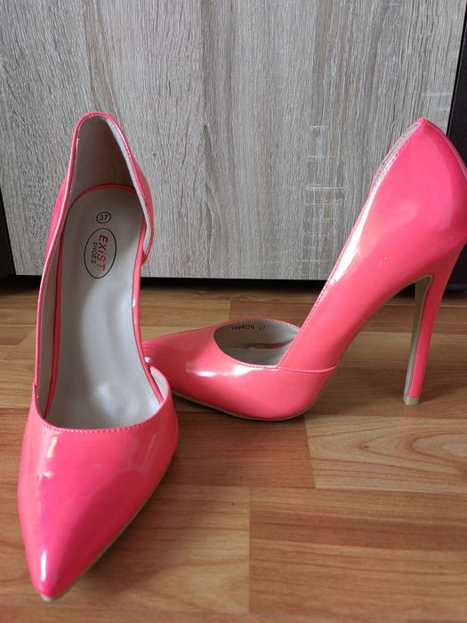 Pantofi stiletto roz neon
