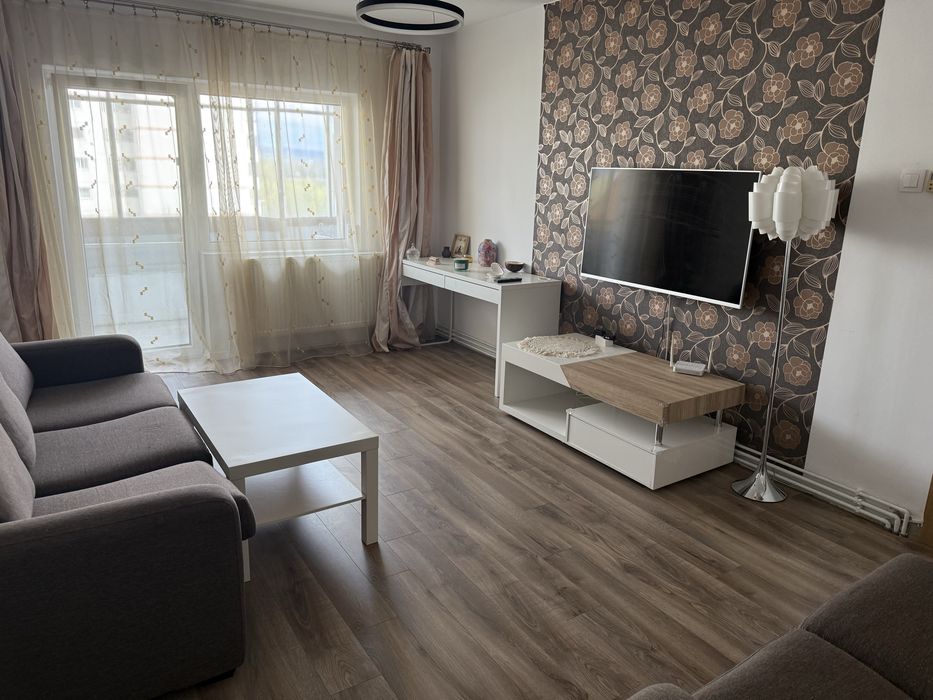 Vand apartament 3 camere 1 mai et.3