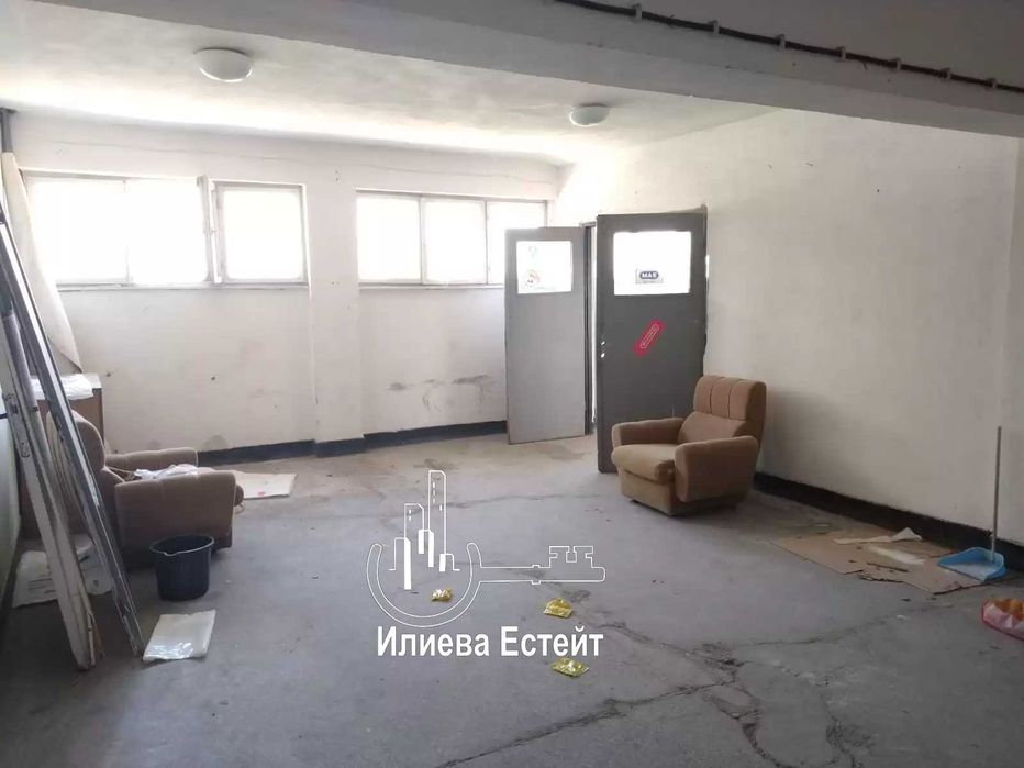Дава се под наем Магазин в Хасково, Промишлена зона - Изток - 600 кв.м за 612 € - Снимка #4