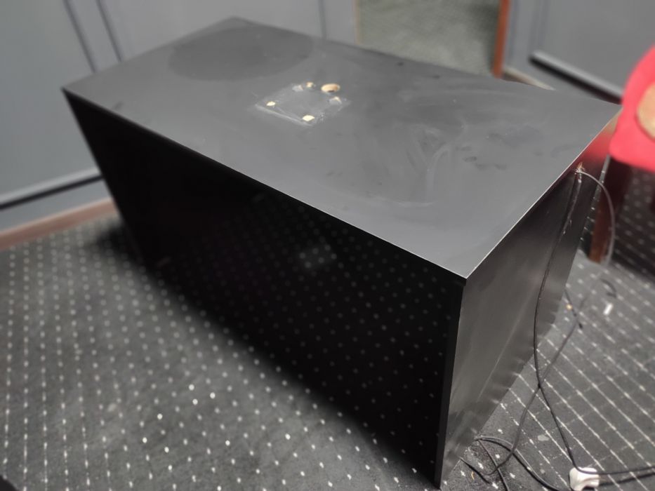 Диван, стол, барная стойка