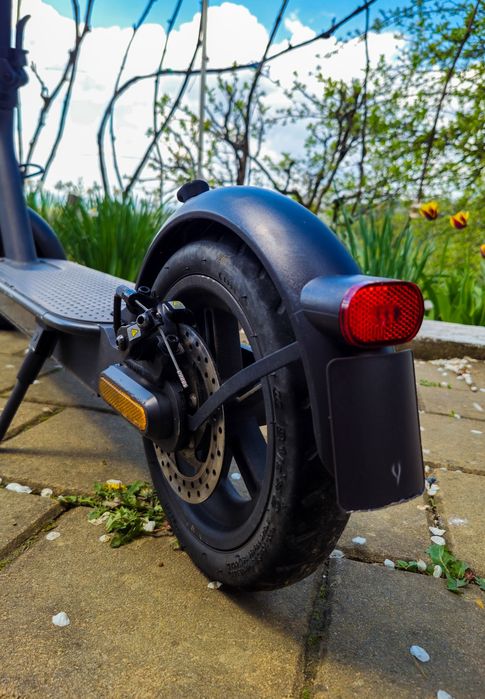 Vând trotinetă electrică Xiaomi Mi Electric Scooter 1S- stare foarte bună