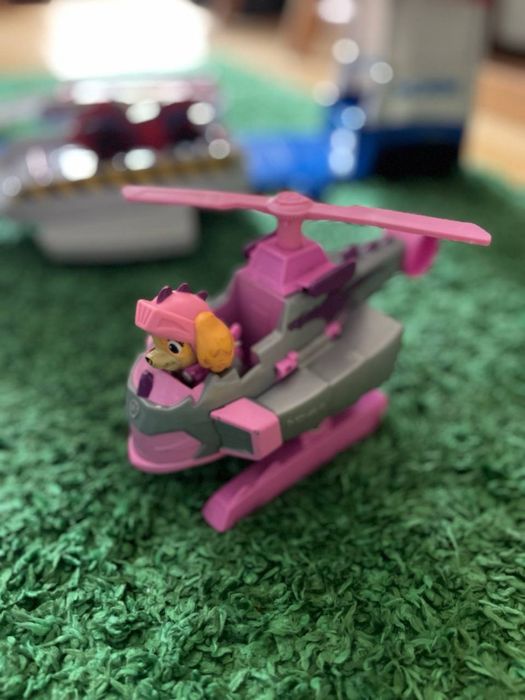 Пес патрул - камион , кула и отделни колички с кученца