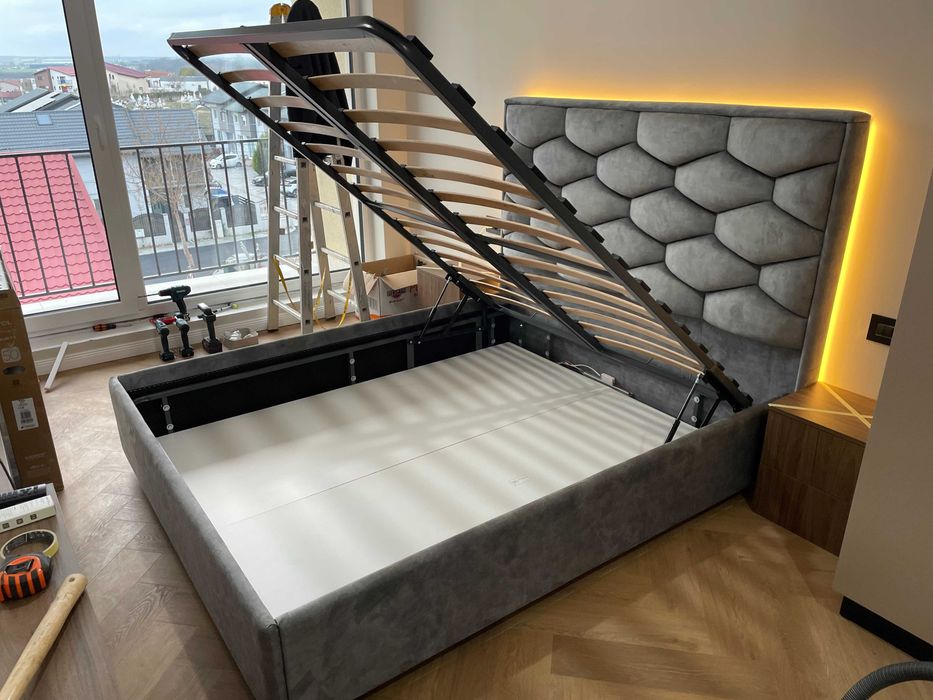 Dormitor/Paturi tapitate