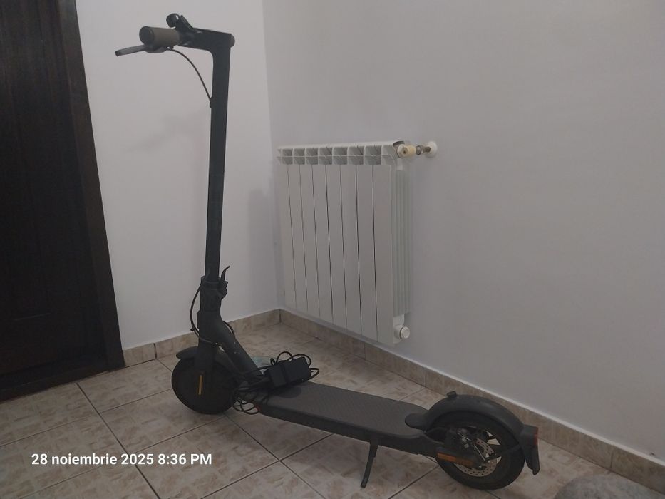 Trotineta electrica Xiaomi Mi Essential