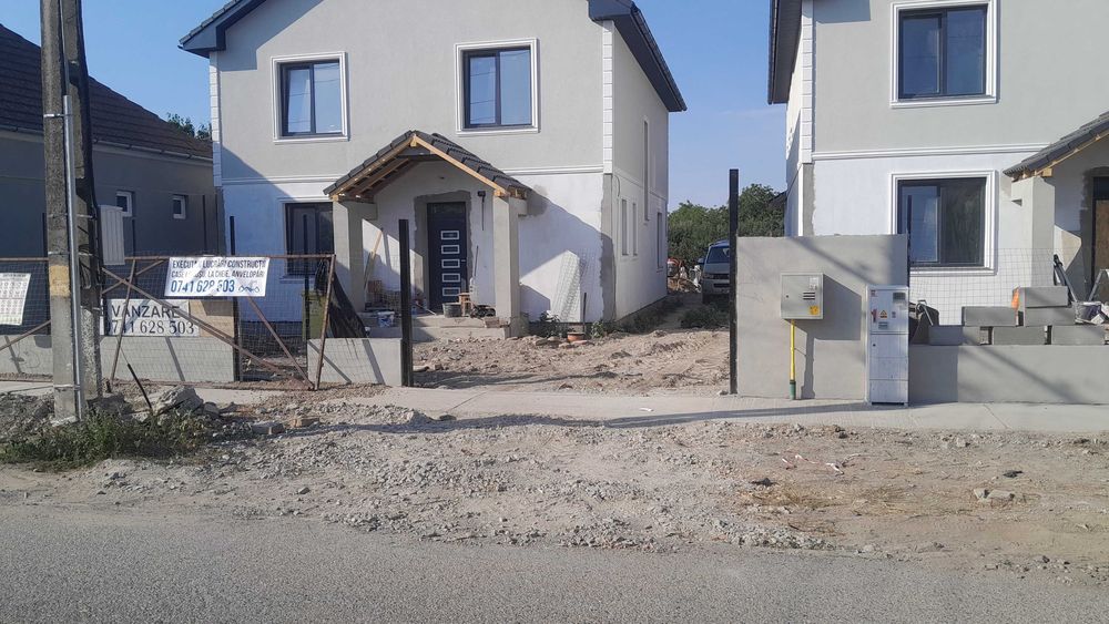 Vila 4 dormitoare semicentral 2026