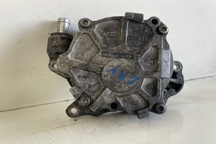 Pompa vacuum Bosch 03L145100 Volkswagen VW Passat B7