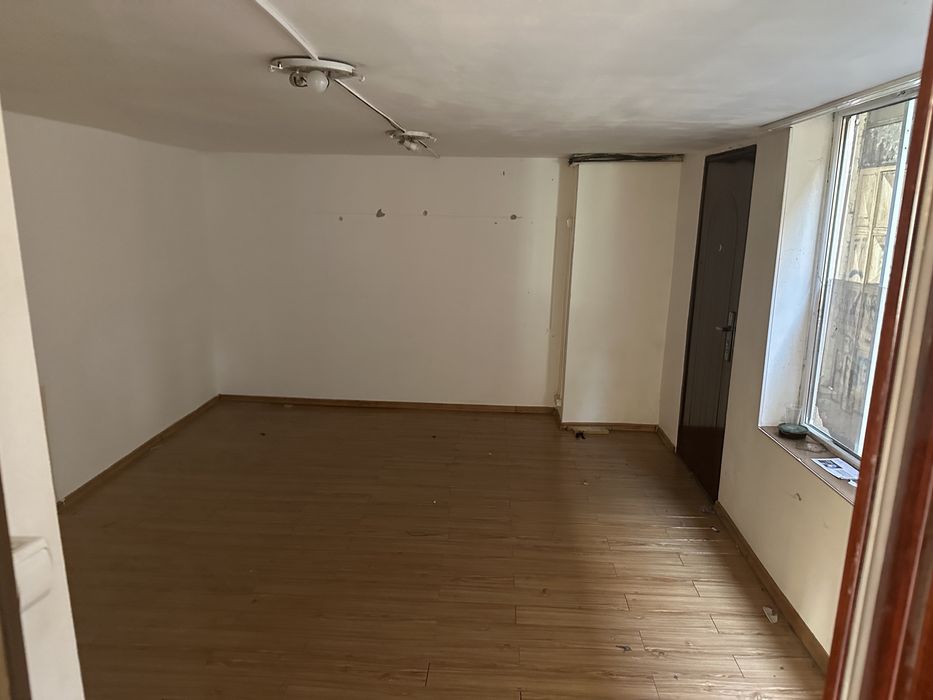 Spații comerciale pentru închiriat