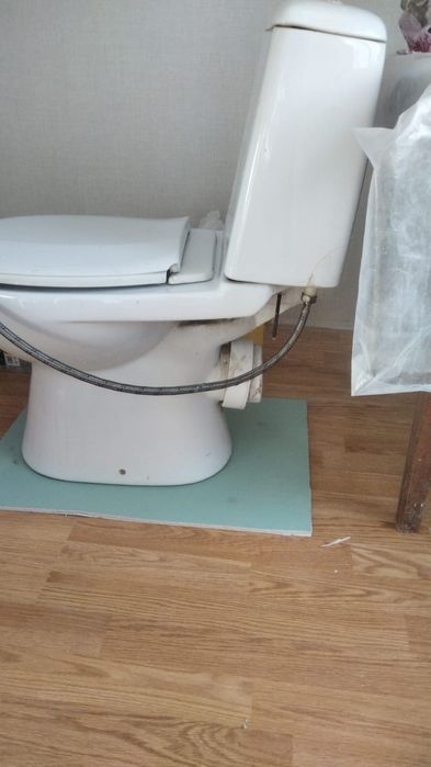 Продам б/у унитаз