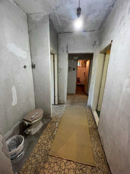 Продава се Тристаен апартамент в Търговище, Център - 90 кв.м за 901 €/кв.м - Снимка #7