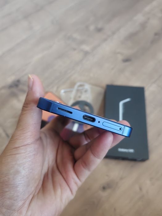Продам Samsung S25 12/128 Navy