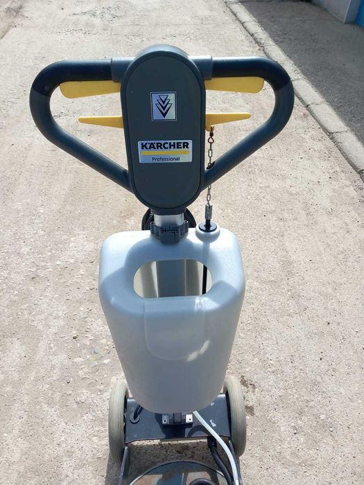 Masina de frecat monodisc Kärcher tip BDS 43/ Orbital C