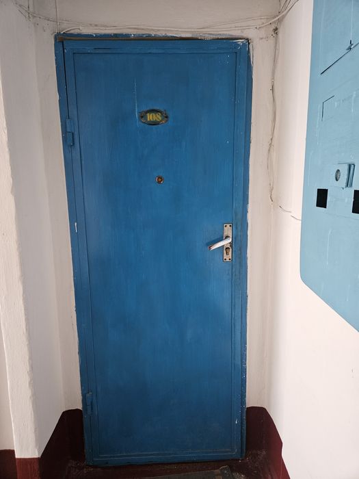 Продам железную дверь