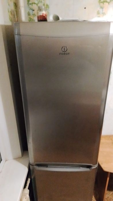 Продам холодильник