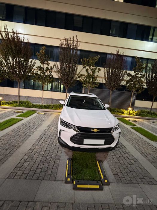 Продается Chevrolet Tracker 2 Premier Plus 2023 г., белый