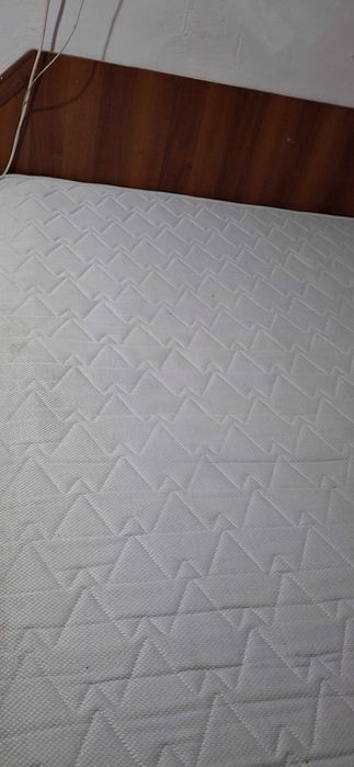 Продам спальный гарнитр